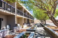 Defiance House Lodge - 2-Star