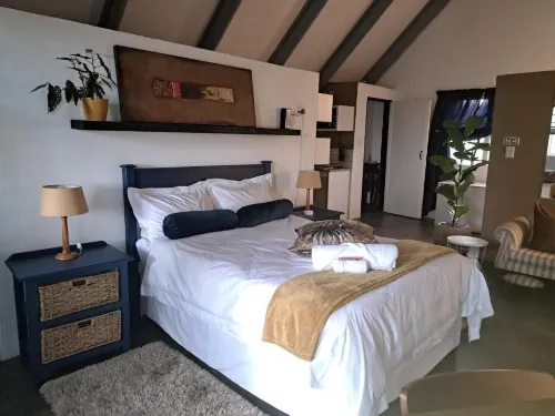 Room-comfortable Accommodation in a Tran - balcony