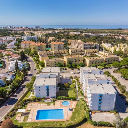 Pé do Lago 1 Bedroom Apartment with Pool