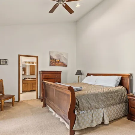 Elk Tracks Lodge