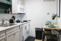 Cozy Jeffersonville 1Br — Walk to Big Four Bridge & Riverfront - Kitchens
