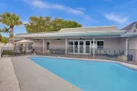 Luxury 6BR Villa Near Hollywood - Private Pool