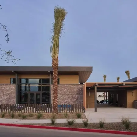 Landing Beautiful 1bd, Courtyard, Clubhouse