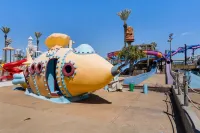 Royal Palms Arcade Free Beach Shuttle Pool - Bungalows
