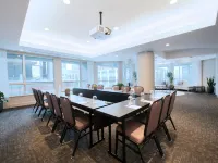 Warwick Le Crystal Montreal Hotel in zona Cinema Ex-Centris