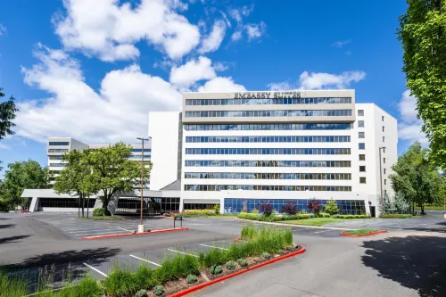 Embassy Suites by Hilton Portland Tigard - parking