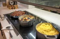DoubleTree by Hilton Asheville Downtown - breakfast