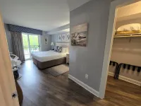 The Cove of Lake Geneva - 3-Star