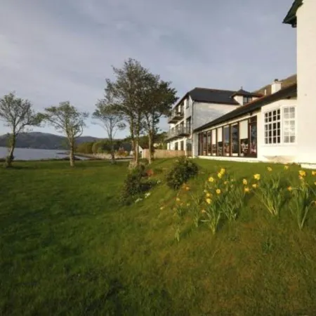 Holly Tree Hotel, Swimming Pool & Hot Tub Hotels in Appin