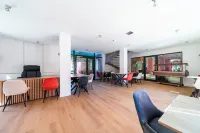 Le Patio des Papes - balcony