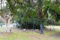Greenacres Motel - parking