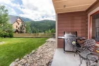 Red Hawk Lodge by Summit County Mountain Retreats Hotels in Dillon