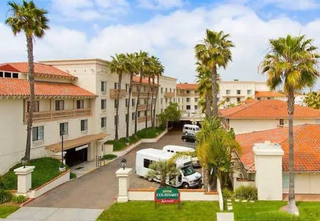 Courtyard San Diego Old Town Отели рядом с достопримечательностью «Университет Сан-Диего»