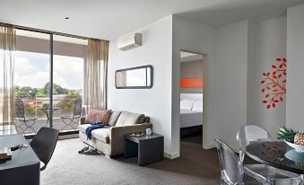 Dandenong Central Apartments Official