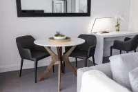 Oaks Glenelg Plaza Pier Suites Hoteles en Glenelg