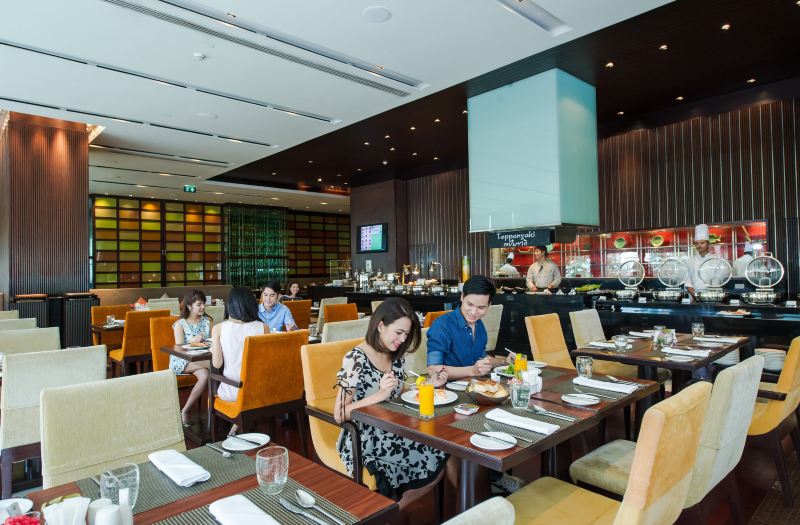 Holiday Inn Bangkok Silom Sha Plus Bangkok Updated 22 Room Price Reviews Deals Trip Com