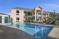 Days Inn by Wyndham Lexington/Columbia - Parking