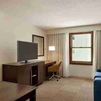 Hampton Inn & Suites Springdale Rooms