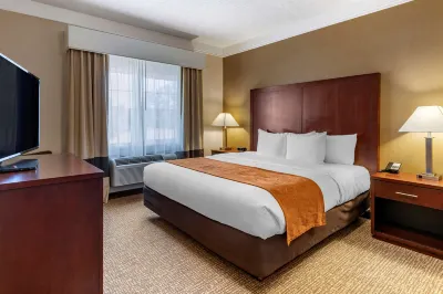 Comfort Suites Linn County Fairground and Expo فنادق في Lebanon