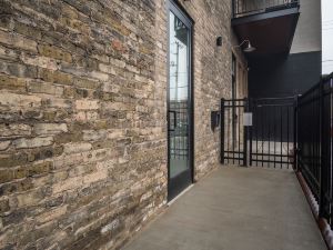 Frontdesk Atelier Apts Third Ward Milwaukee