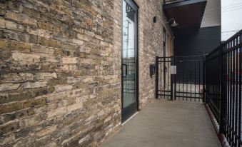 Frontdesk Atelier Apts Third Ward Milwaukee