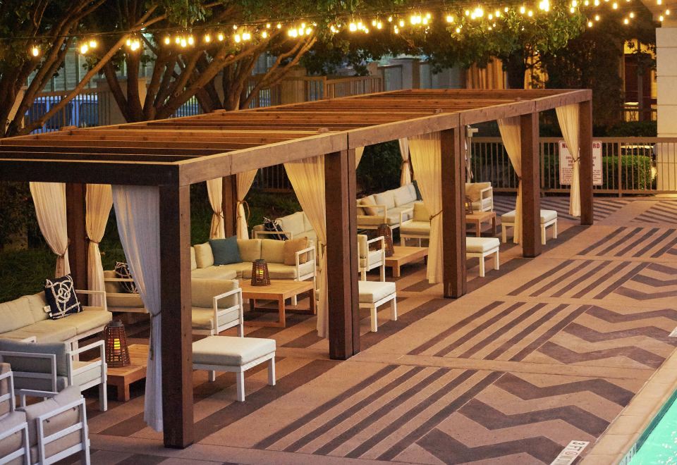 DoubleTree by Hilton Dallas - Market Center