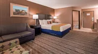 Best Western Airport Inn فنادق في وارويك