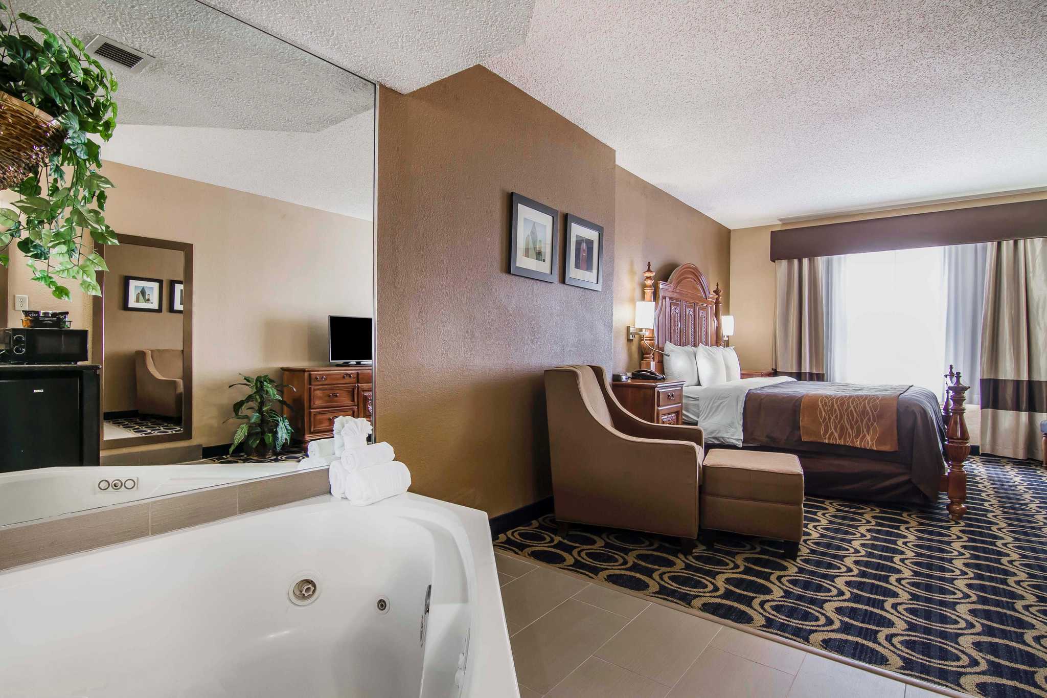 Quality Inn & Suites I-35 E/Walnut Hill