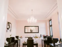 Boutique Hotel Villa Oberkassel Отели рядом с достопримечательностью «Оберкассель»
