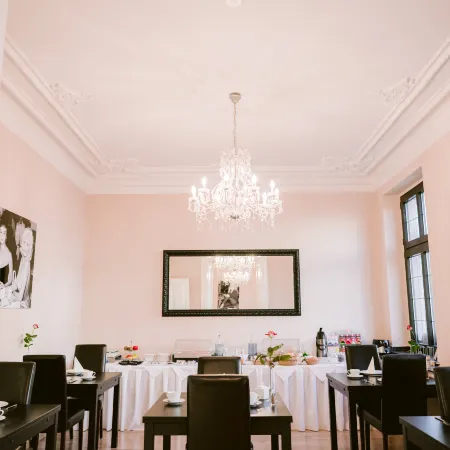 Boutique Hotel Villa Oberkassel Отели рядом с достопримечательностью «Зеештерн»