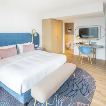 Capri by Fraser Leipzig