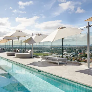 Crowne Plaza SYDNEY BURWOOD by IHG Отели рядом с достопримечательностью «Стадион «Ляйххардт Овал»»