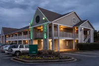 HomeTowne Studios Spartanburg - Asheville Highway Hotels in Valley Falls