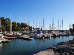 Holiday Inn & Suites Oakville at Bronte, an IHG Hotel