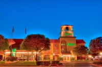 Mcm Elegante Suites Abilene Hotel dekat ＇Good Night Dinosaur＇ Statue