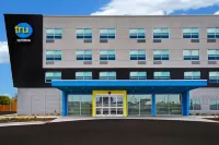 Tru by Hilton West Memphis - parking