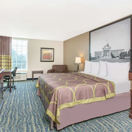 Super 8 by Wyndham Oklahoma City Отели рядом с достопримечательностью «Торговый центр "Кроссроудз"»