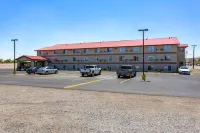 Rodeway Inn - parking