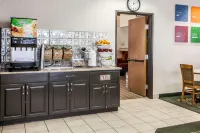 Comfort Suites Peoria I-74 - فطور