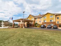 Comfort Inn & Suites South Hill I-85 Hotels in Mecklenburg County