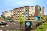 Tru by Hilton Madison West Hotels near Epic Community Garden