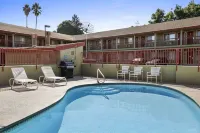 Inn at King City - Pools