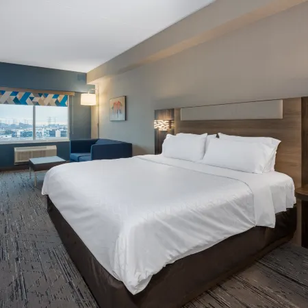 Holiday Inn Express & Suites VAUGHAN-SOUTHWEST by IHG