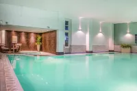 De Vere Tortworth Court - Pools