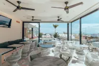 Marquee Playa Hotel - 4-Star