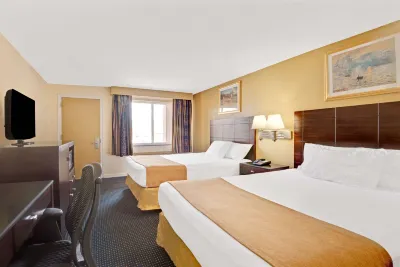 Super 8 by Wyndham Milford/New Haven Hotels in Мілфорд