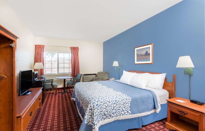Days Inn & Suites by Wyndham Lordsburg