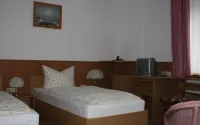 Landgasthof Fuchsbau Отели в г. Пёснек