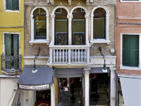 Hotel Nazionale Hotels near Venice Santa Lucia Station