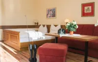 Hotel Reitzentrum Hausruckhof Timelkam 주변 호텔